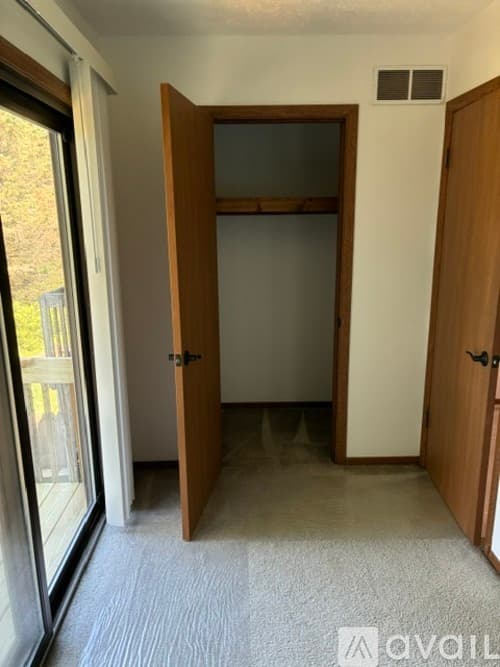 Butler Apartment: 101 Ableview Dr