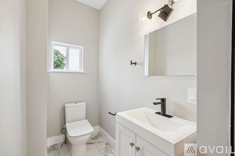 Philadelphia House: 163 East Street
