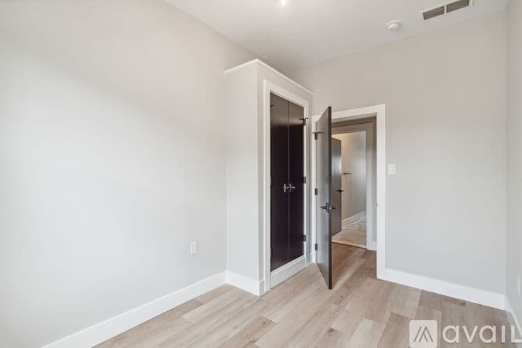 Philadelphia House: 163 East Street
