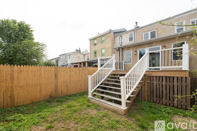 Philadelphia House: 163 East Street