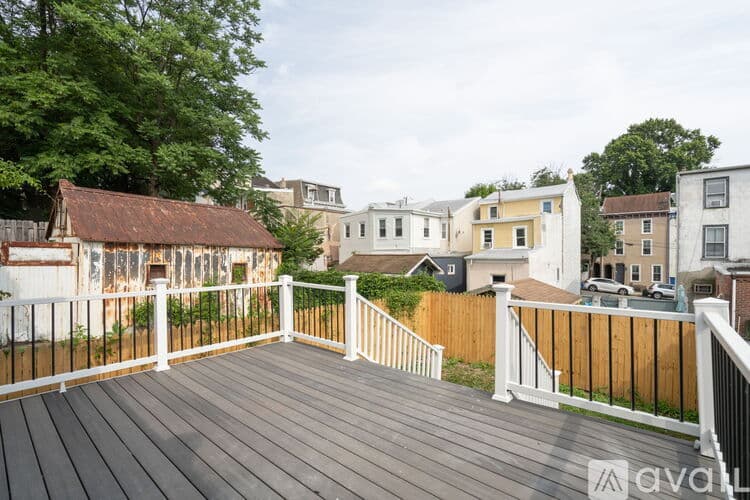 Philadelphia House: 163 East Street
