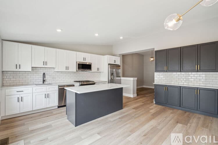 Philadelphia House: 163 East Street