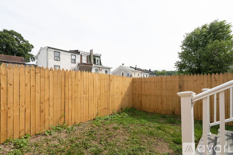 Philadelphia House: 163 East Street