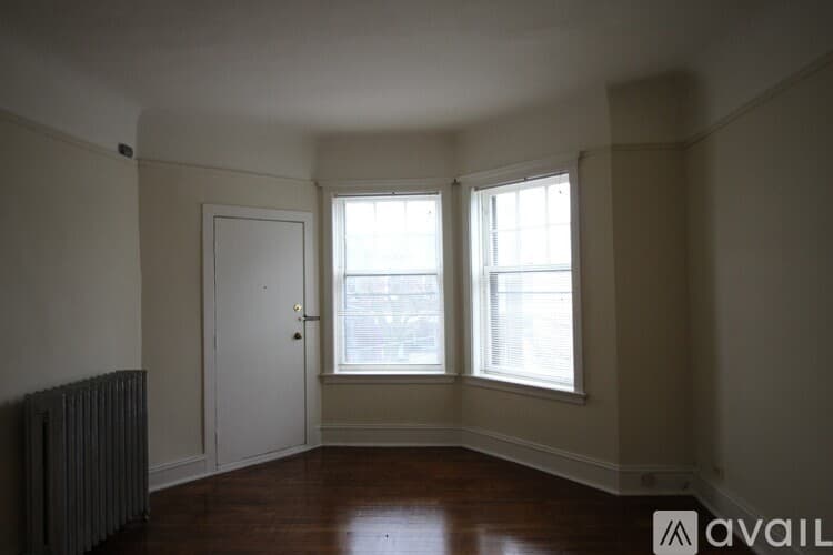 Evanston Apartment: 838 Sherman Ave