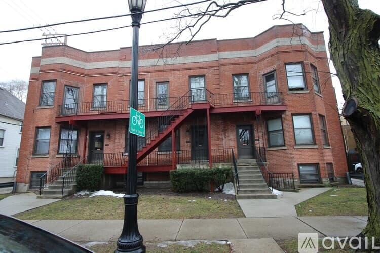 Evanston Apartment: 838 Sherman Ave