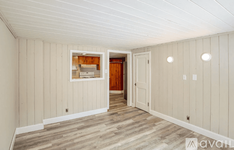 Jacksonville House: 9924 Sunset Dr