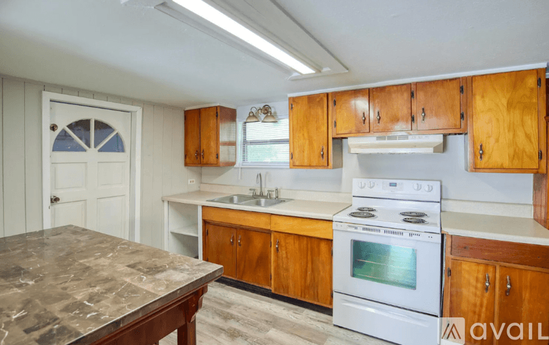 Jacksonville House: 9924 Sunset Dr