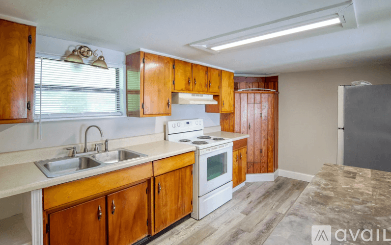 Jacksonville House: 9924 Sunset Dr