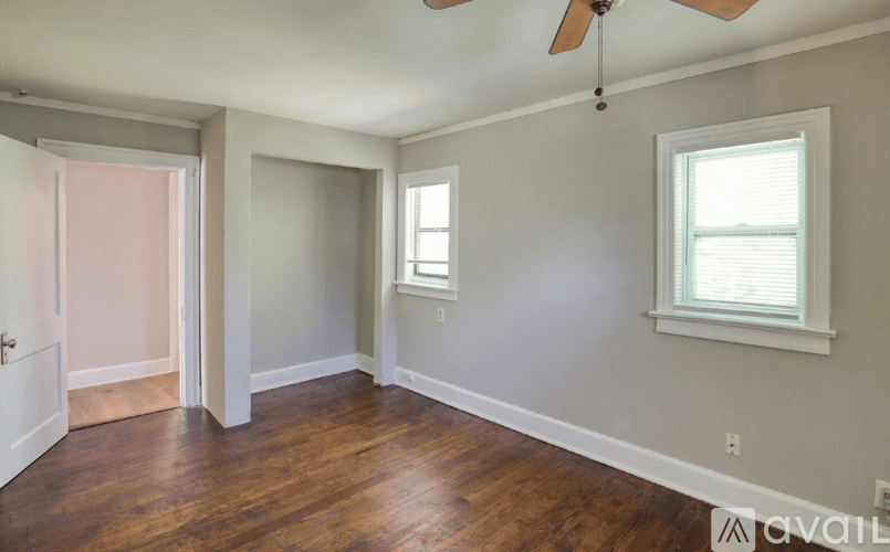 Jacksonville House: 9924 Sunset Dr
