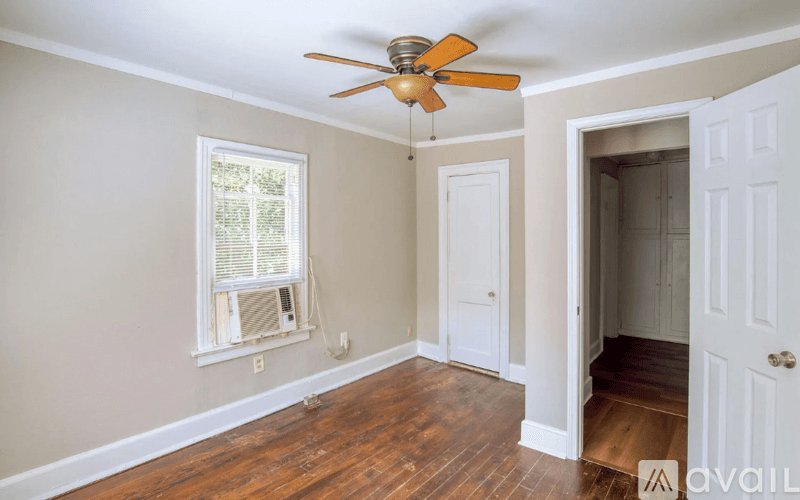 Jacksonville House: 9924 Sunset Dr