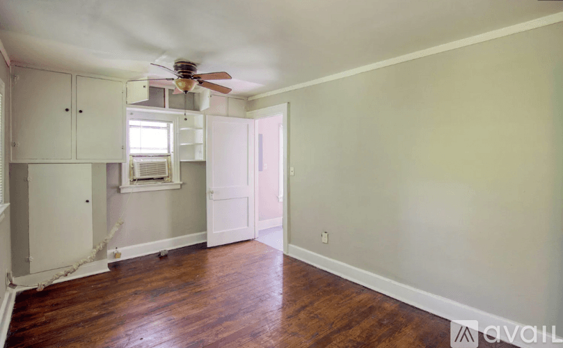 Jacksonville House: 9924 Sunset Dr