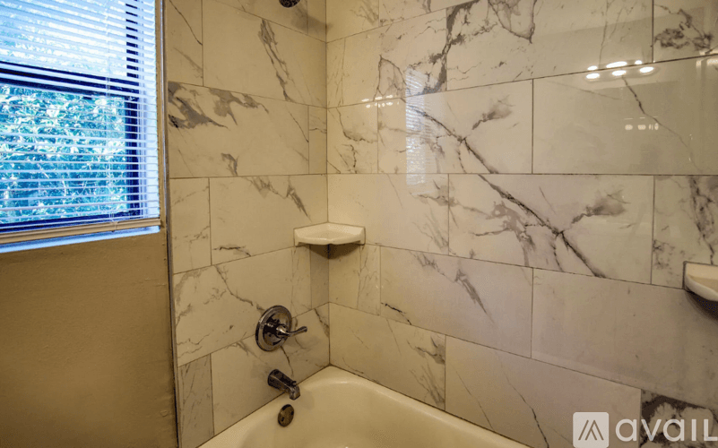 Jacksonville House: 9924 Sunset Dr