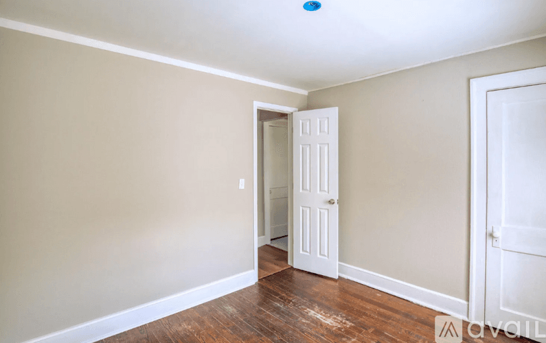 Jacksonville House: 9924 Sunset Dr