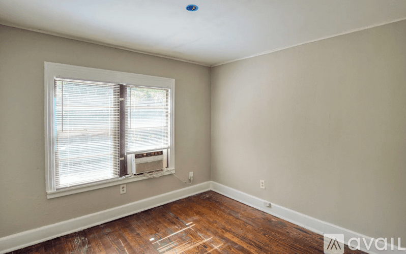 Jacksonville House: 9924 Sunset Dr