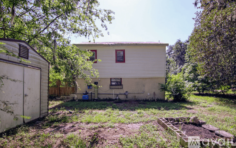 Jacksonville House: 9924 Sunset Dr