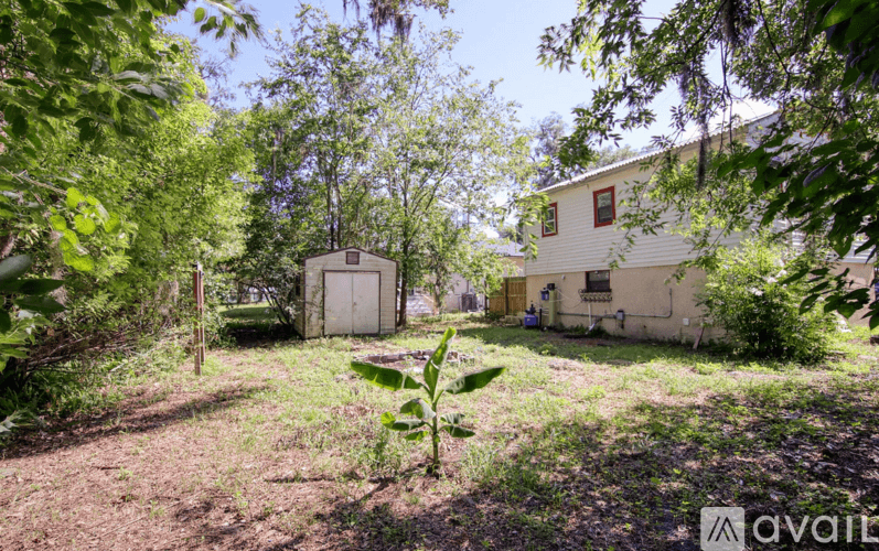 Jacksonville House: 9924 Sunset Dr