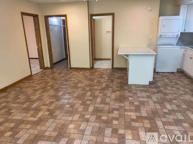 Woodstock Apartment: 430 English Ivy Way