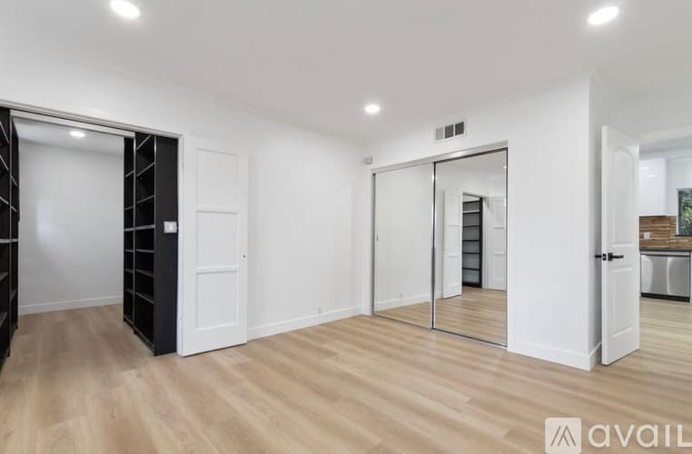 Los Angeles House: 6170 Melvin Avenue