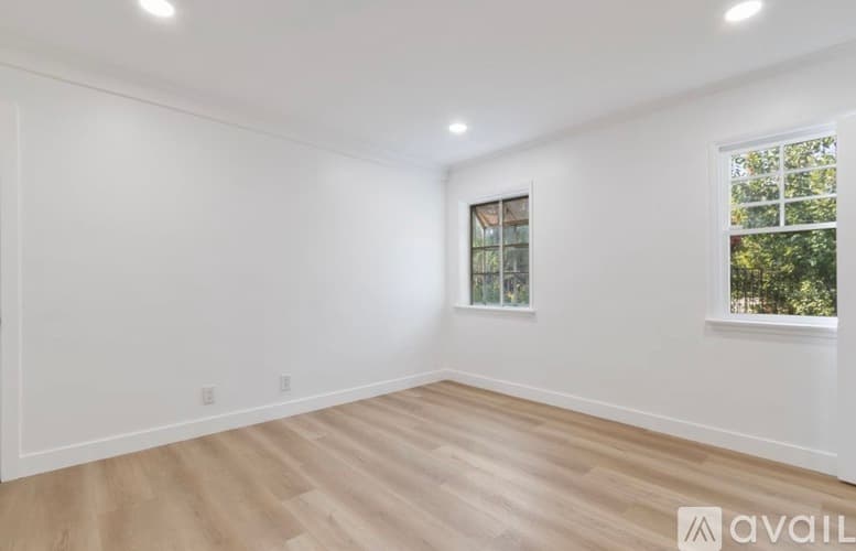 Los Angeles House: 6170 Melvin Avenue