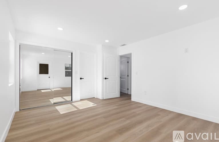 Los Angeles House: 6170 Melvin Avenue