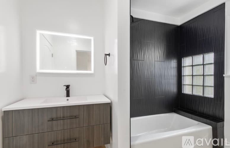 Los Angeles House: 6170 Melvin Avenue