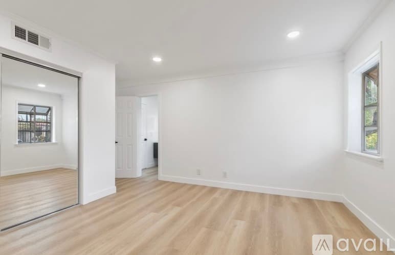 Los Angeles House: 6170 Melvin Avenue