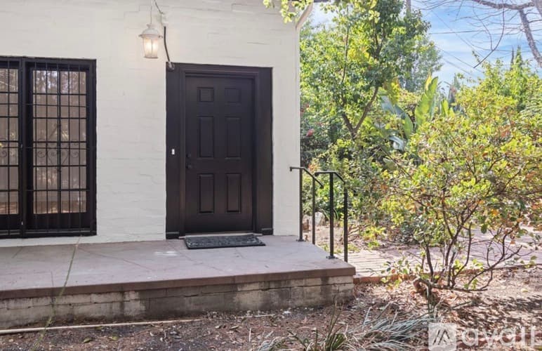 Los Angeles House: 6170 Melvin Avenue