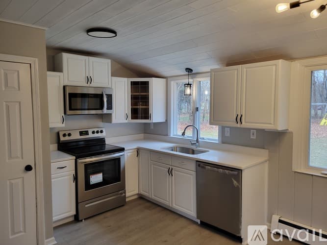 Madison House: 75 Fairview Drive