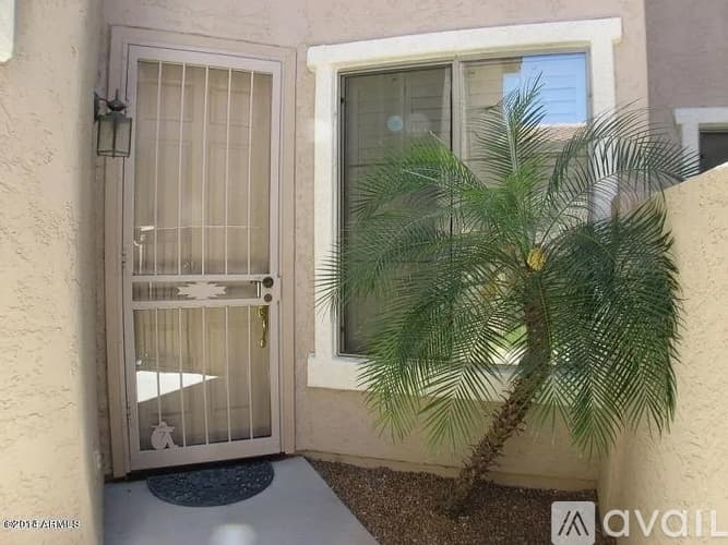 Phoenix Townhome: 1024 East Frye Road