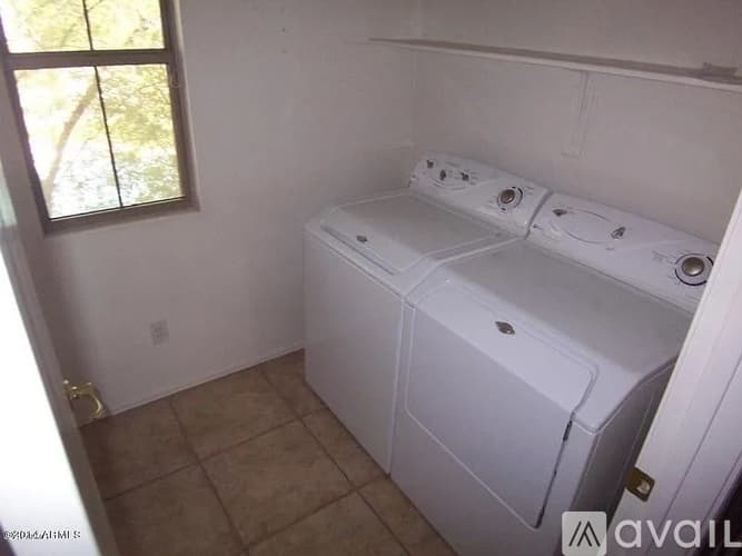Phoenix Townhome: 1024 East Frye Road