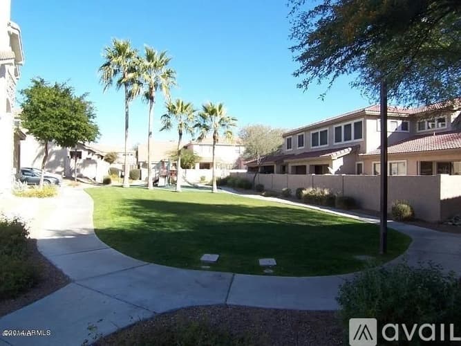 Phoenix Townhome: 1024 East Frye Road