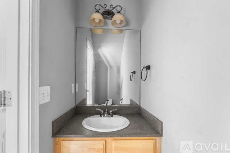Siloam Springs Townhome: 2004 Azlin Pl
