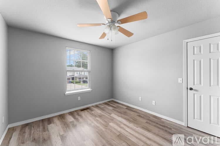 Siloam Springs Townhome: 2004 Azlin Pl