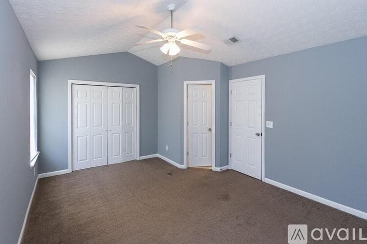 Jackson Apartment: 115 Blake Ave