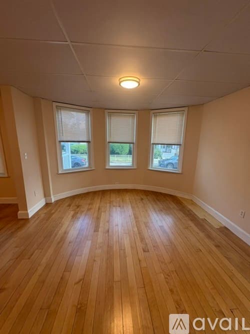 Winthrop Apartment: 20 Coral Avenue