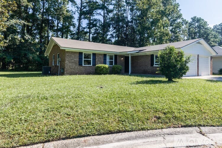 Hinesville House: 504 Heritage Dr