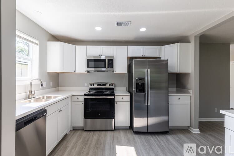 Hinesville House: 504 Heritage Dr