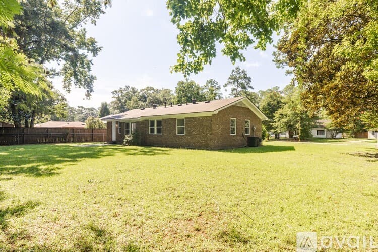 Hinesville House: 504 Heritage Dr
