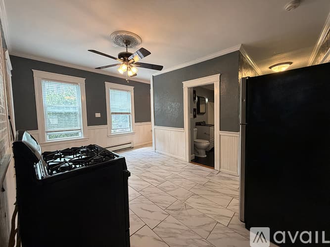 Worcester Apartment: 20 Creston Street