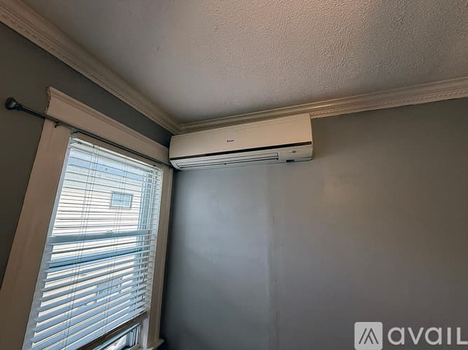 Worcester Apartment: 20 Creston Street