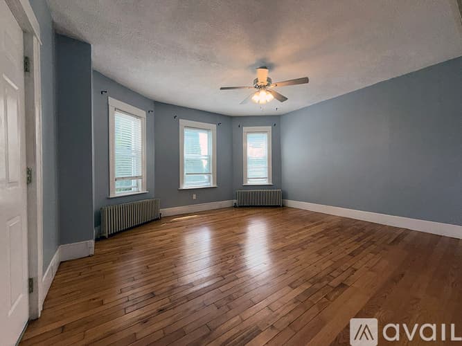 Worcester Apartment: 20 Creston Street