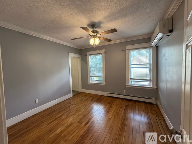 Worcester Apartment: 20 Creston Street