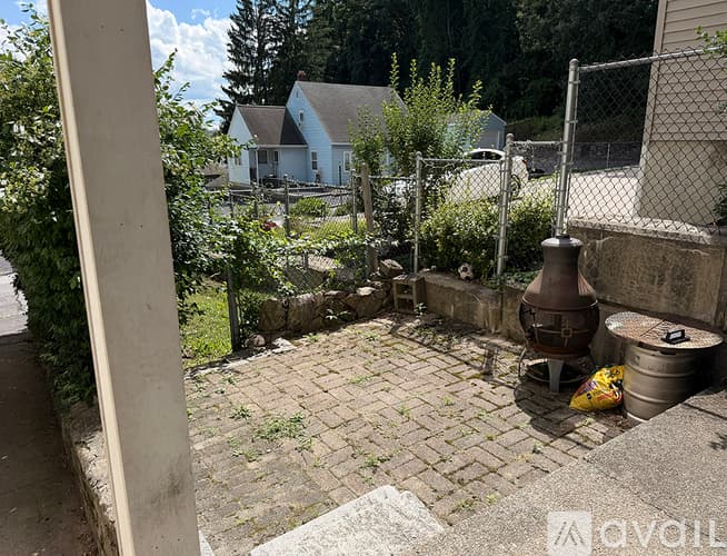 Worcester Apartment: 20 Creston Street