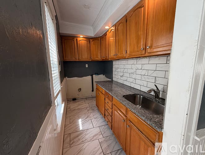 Worcester Apartment: 20 Creston Street
