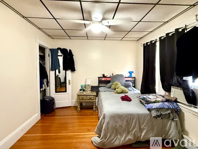 Somerville Apartment: 10 Craigie St
