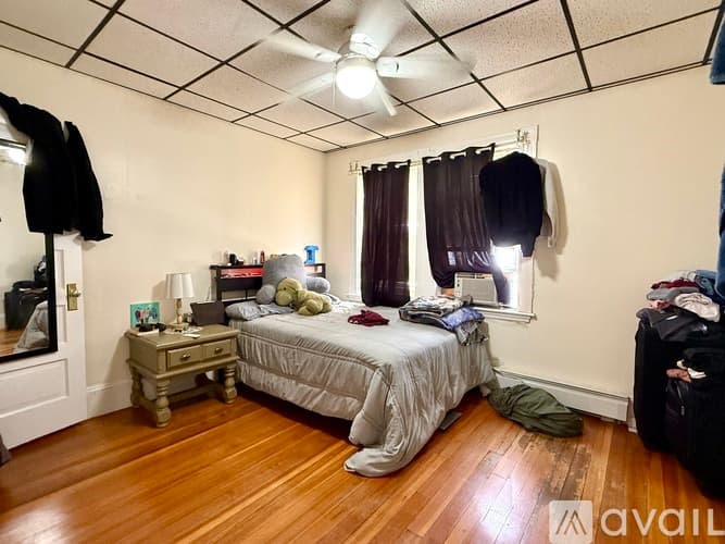 Somerville Apartment: 10 Craigie St