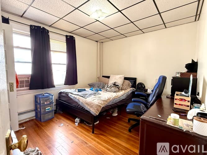 Somerville Apartment: 10 Craigie St