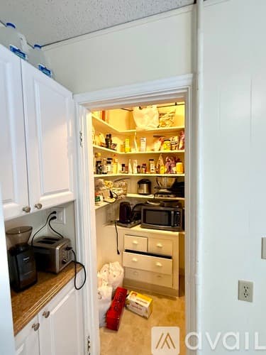 Somerville Apartment: 14 Craigie St