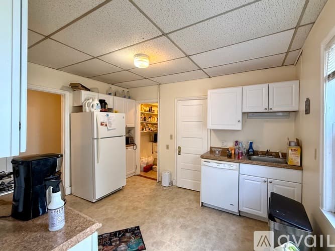 Somerville Apartment: 14 Craigie St