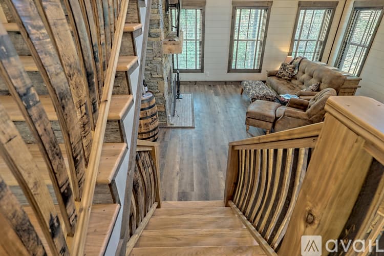 Clarkesville House: 4061 Old Historic U S 441